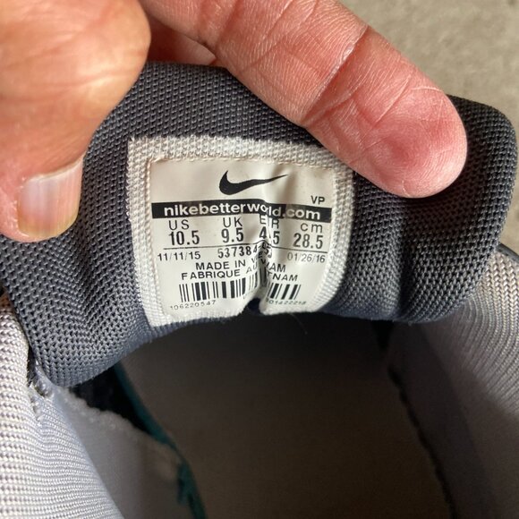 Men size -10.5 Nike Air Grey and Black shoes - Picture 6 of 8